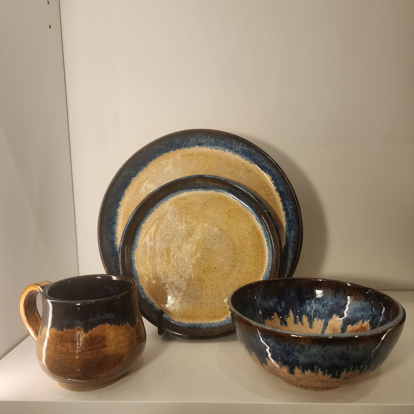 9.5" Sapphire Rim Dinner Plates