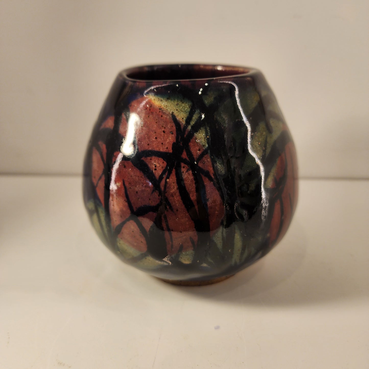 4.25" x 4.5" Green and Deep Rose Drop Swirlwear Vase